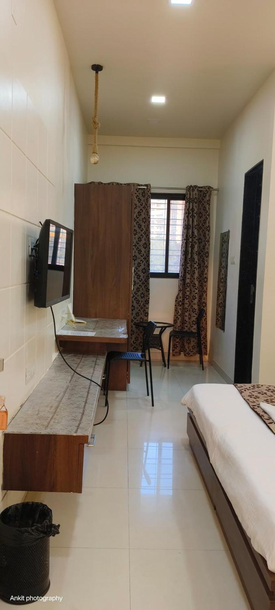 Fabhotel Royal Suits - Nr Mahadji Shinde Chhatri Mundhwa Exterior photo